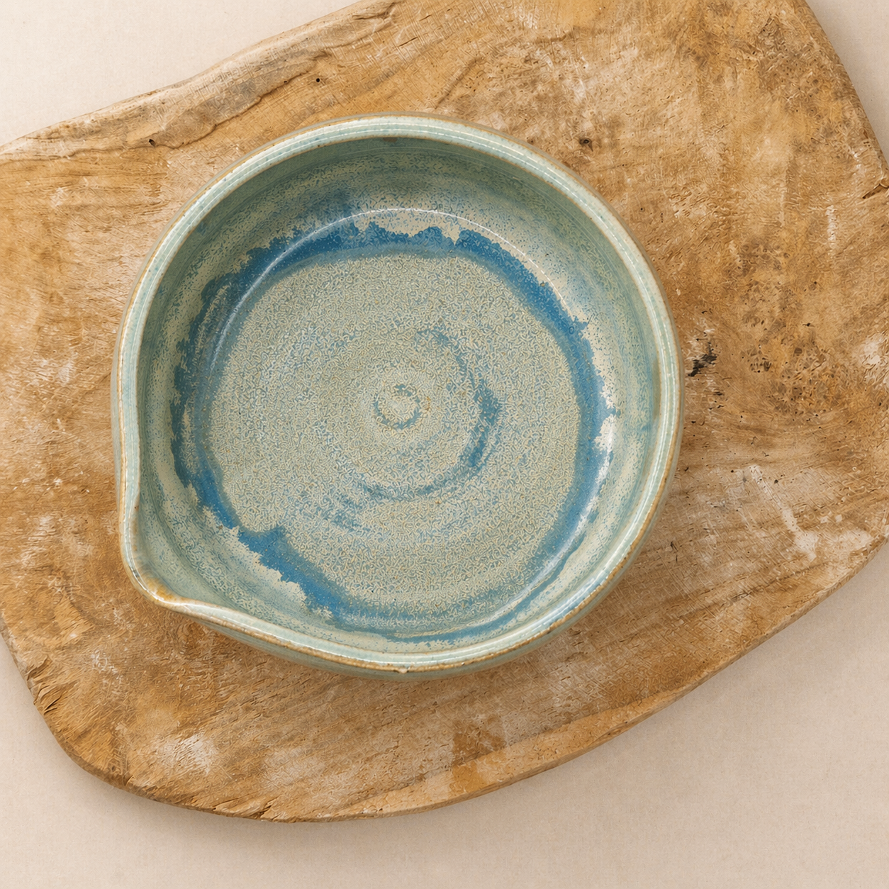 Matcha Schale mit Ausguss handgemacht Steinzeug