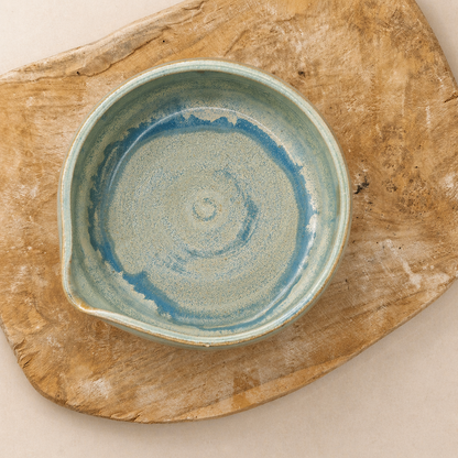 Matcha Schale mit Ausguss handgemacht Steinzeug